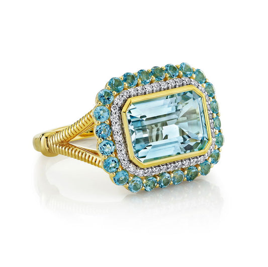 18k Yellow Gold Sky Blue Topaz Diamond Ring