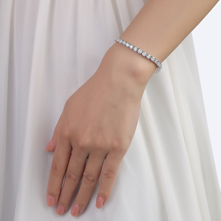 Lab Grown Diamond Graduated Line Bracelet